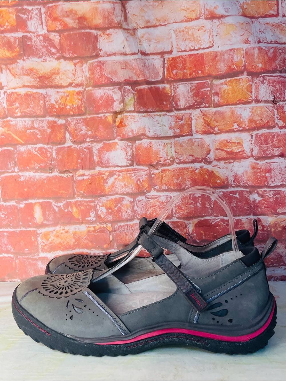 JBU by Jambu Gray and Pink Leather Sunburst MaryJane Cut Out Jane Comfort Flat